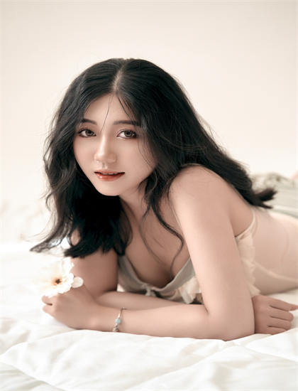 单身进来了解不同导演版本比较标杆式的：艺术风格差异当代分析